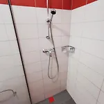 Vincent 招待所 3*